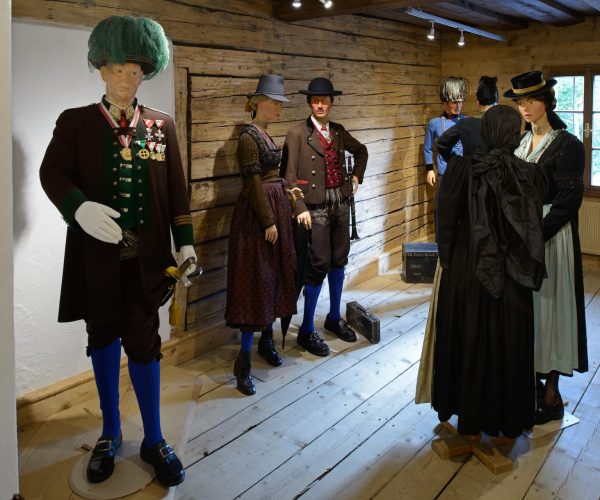 trachten-uniformen-04