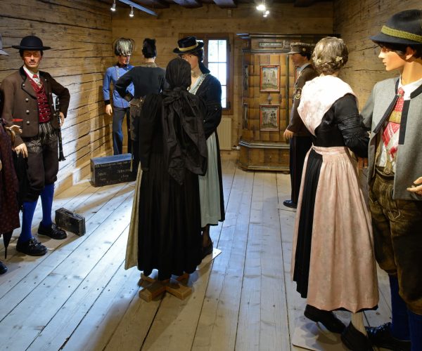 trachten-uniformen-05
